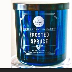 DW HOME CANDLE FROSTED SPRUCE RICHLY SCENTED NEW